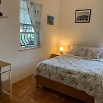 Zdenko With Sea View Apartamento Rovinj