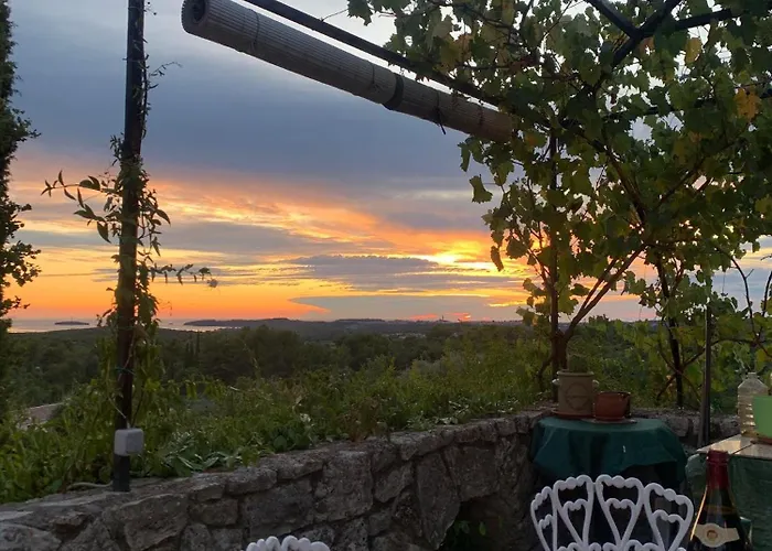 Zdenko With Sea View Apartmán *